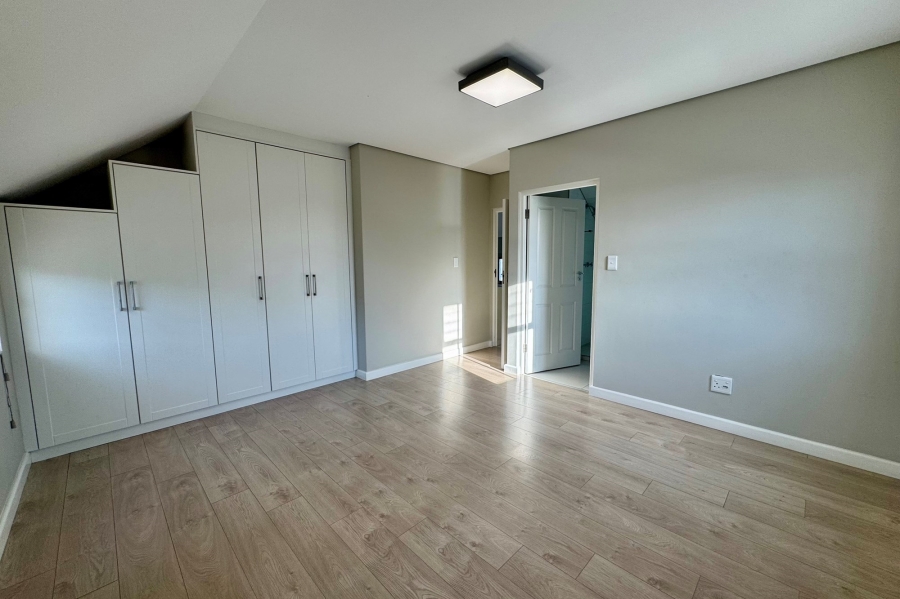 To Let 3 Bedroom Property for Rent in Graanendal Western Cape